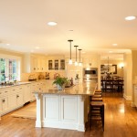 traditional kitchen cabinets 41 150x150 Tủ bếp cổ điển gỗ Giáng Hương VN sơn trắng chữ L có bàn đảo   QNCDT02